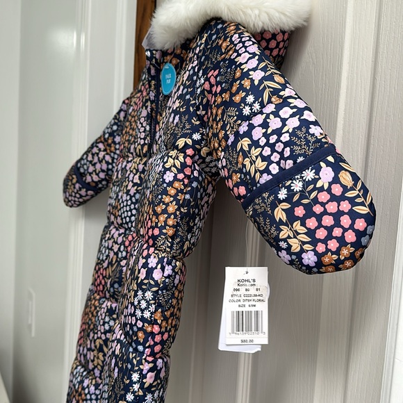 NWT Carters Brand Hooded Snow Suit Floral Size 6-9 Months - Picture 4 of 8